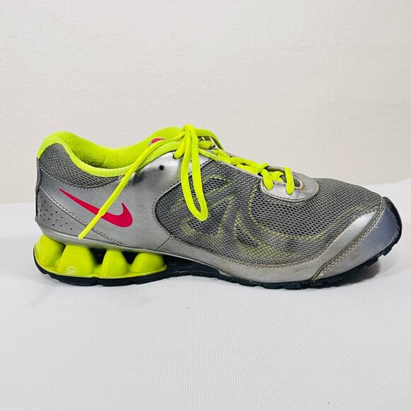 Nike Gym Shoes Womens 8 Running Sneakers Trainers Vintage 2012 Gray Yellow - Picture 9 of 10